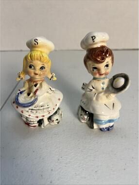 Norcrest Susie And Paul, Chef Salt And Pepper Shakers With Kitten At Their Feet